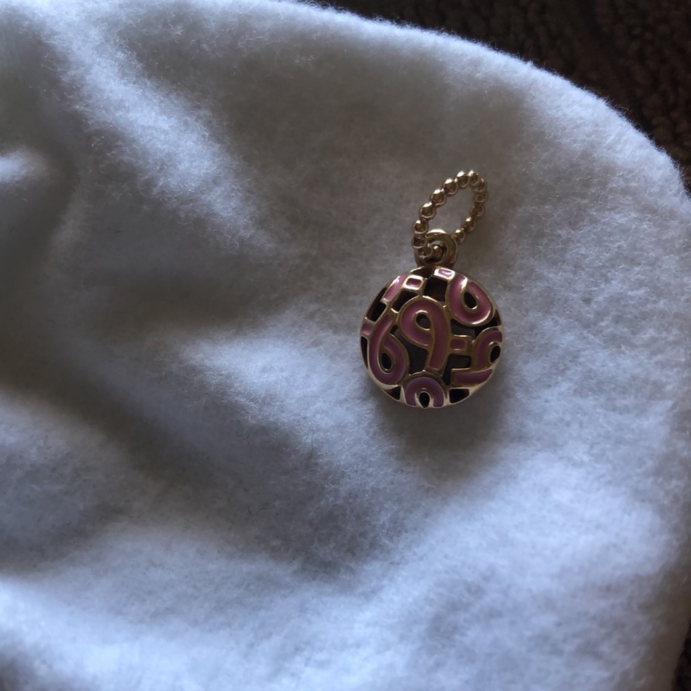 Pandora Gold Breast Cancer